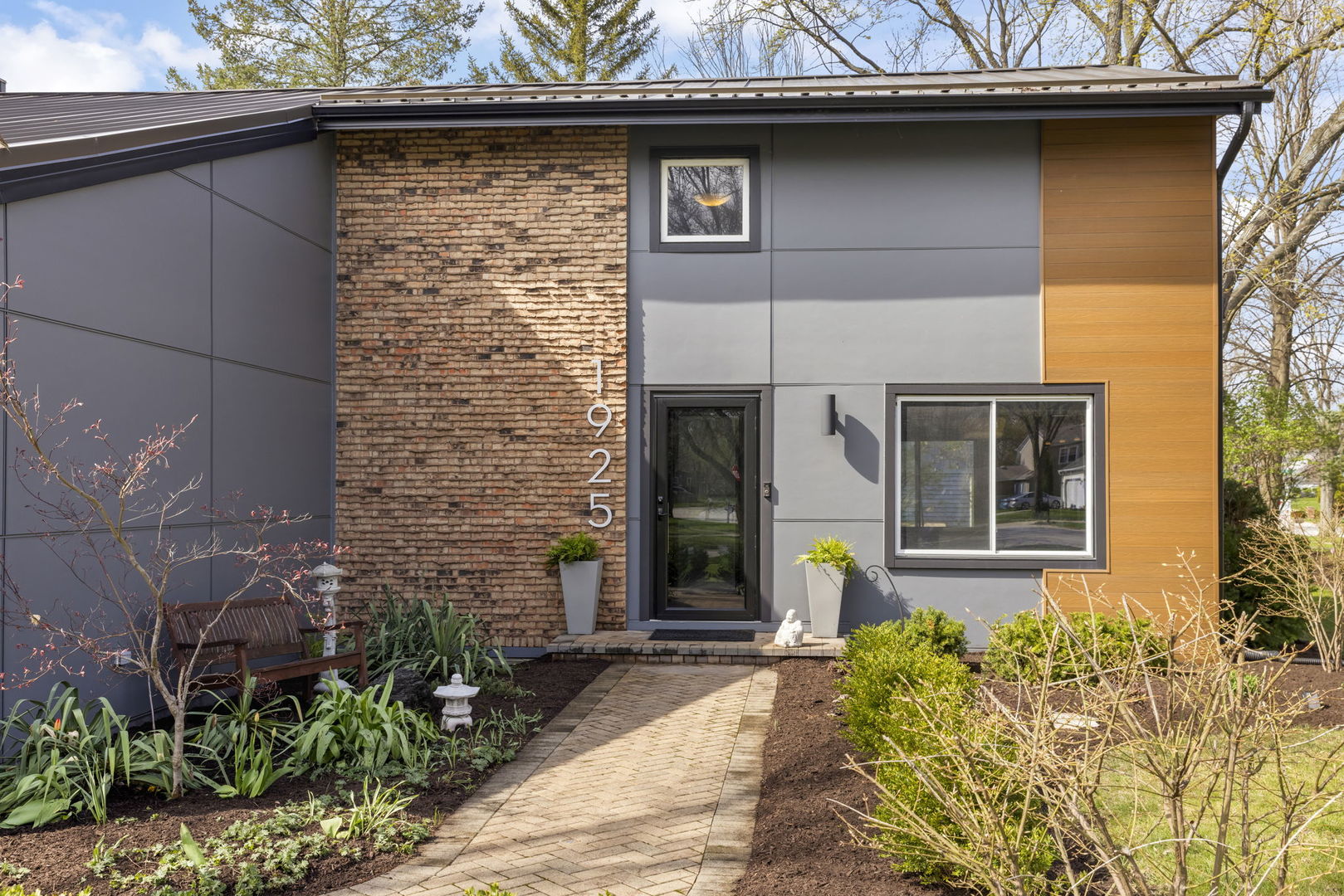 1925 Coach Drive Naperville, IL 60565 - Photo 2 of 41