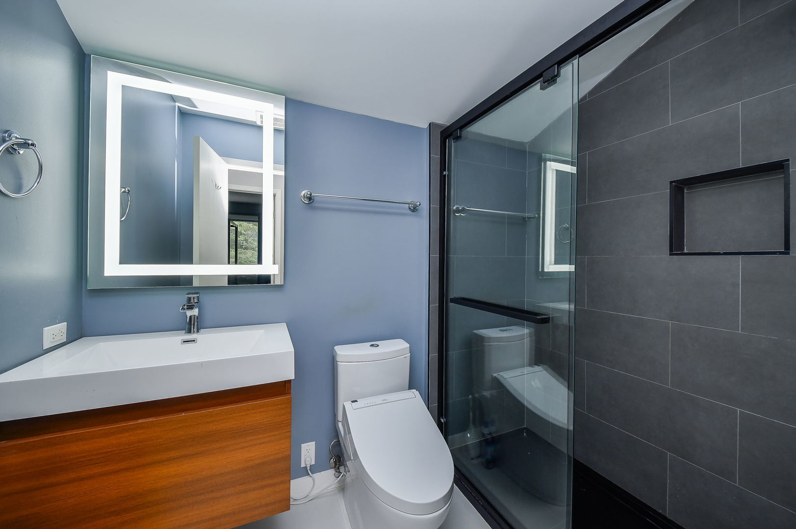 1925 Coach Drive Naperville, IL 60565 - Photo 26 of 41