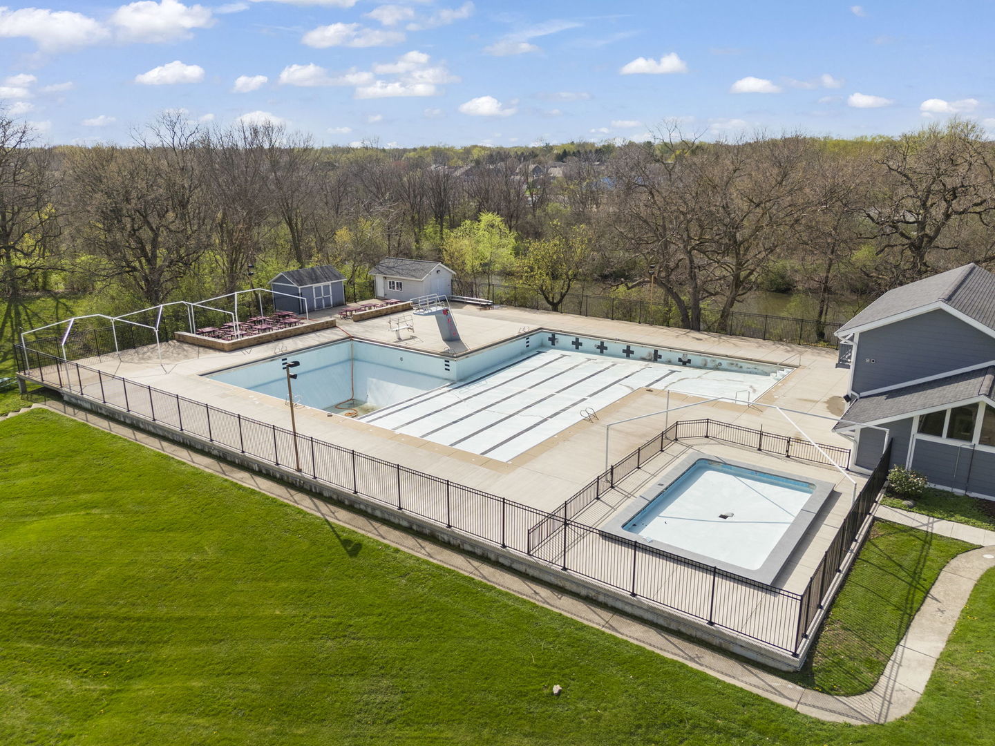 1925 Coach Drive Naperville, IL 60565 - Photo 35 of 41