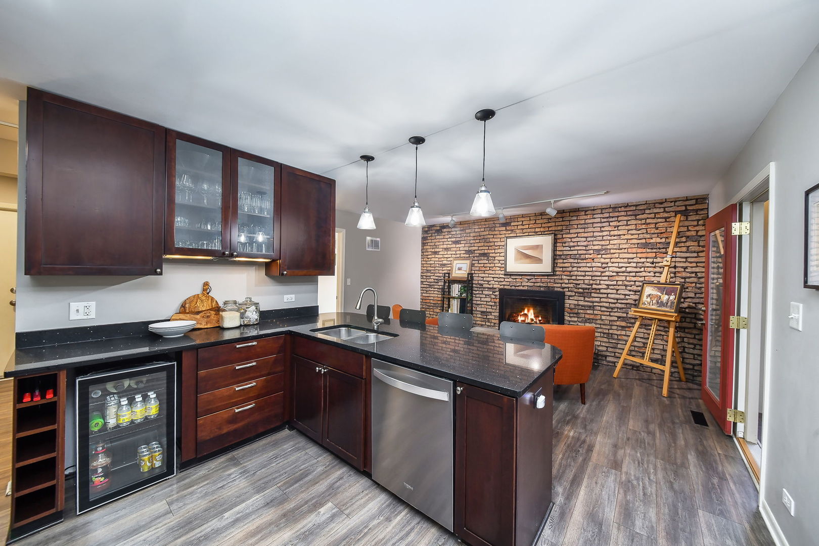 1925 Coach Drive Naperville, IL 60565 - Photo 8 of 41