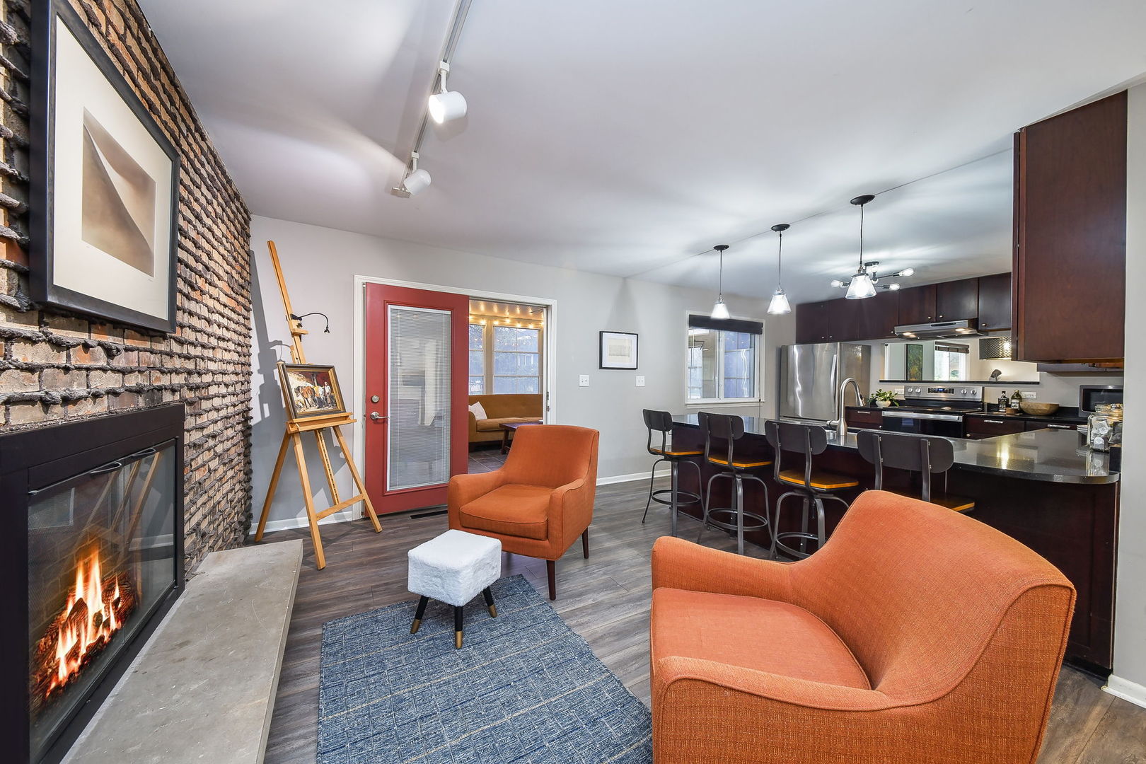 1925 Coach Drive Naperville, IL 60565 - Photo 9 of 41