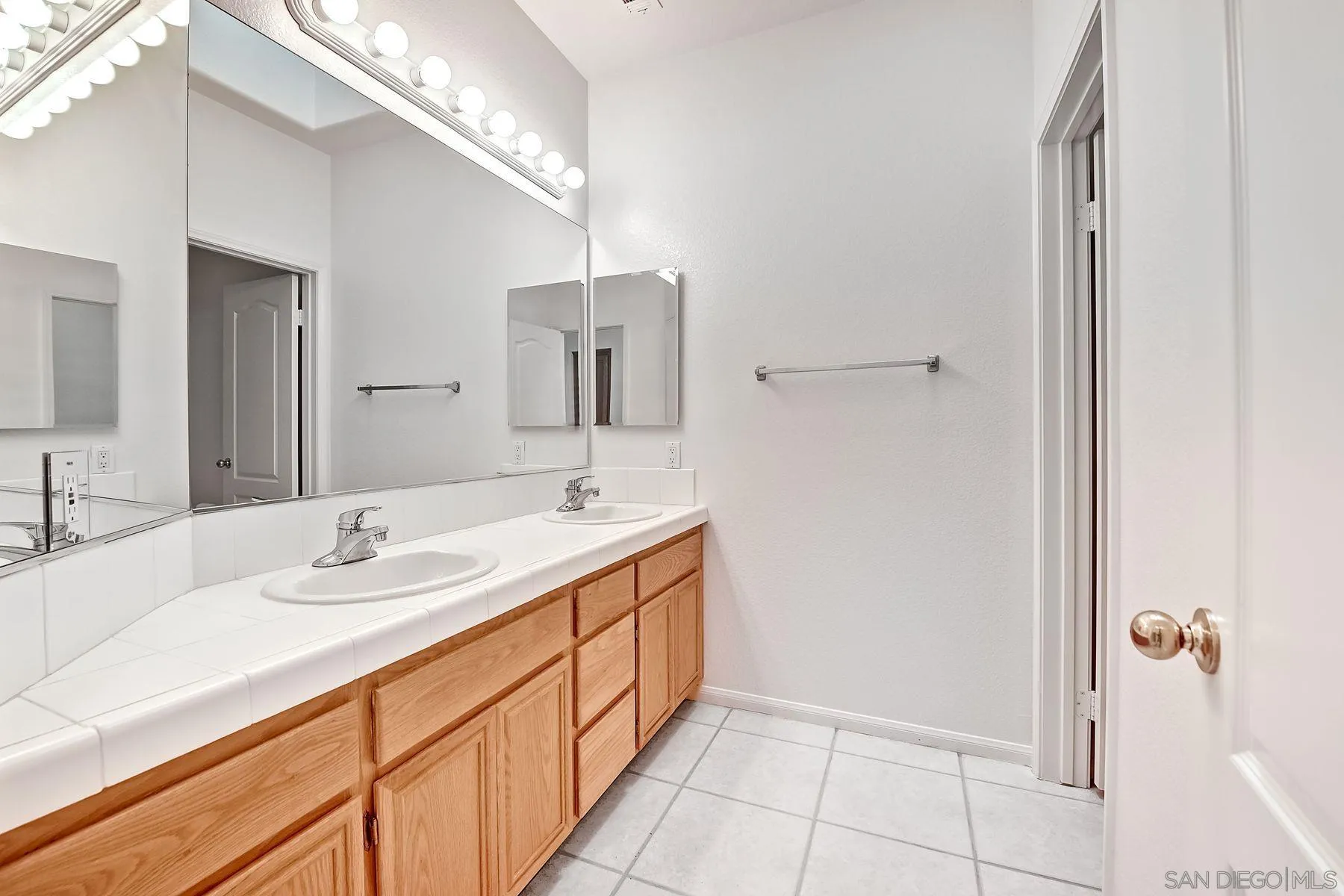 11820 Gay Rio Lane Lakeside, CA 92040 - Photo 17 of 34 Gallery Image 17