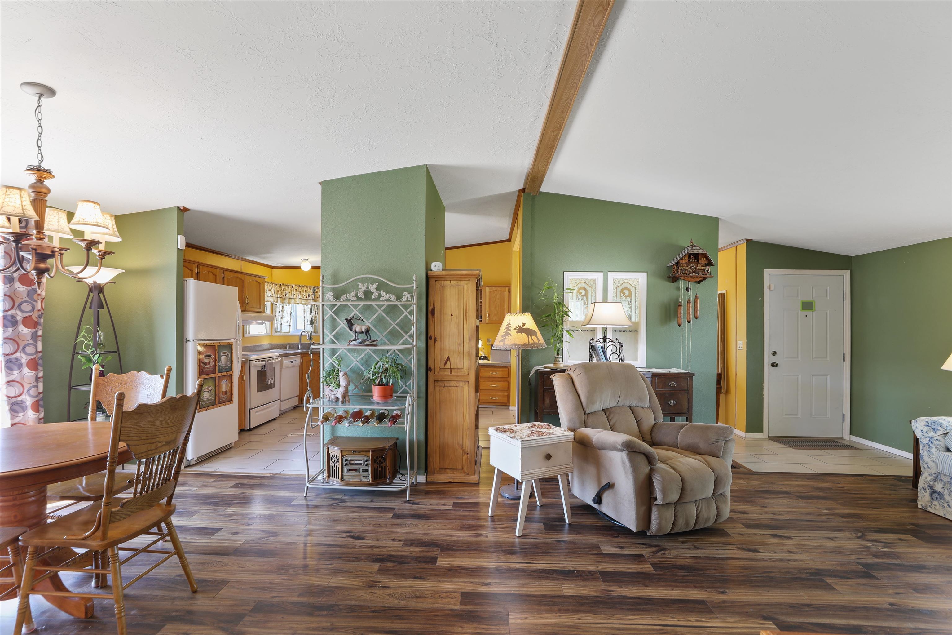 504 South Carnahan Road Spokane Valley, WA 99212 - Photo 3 of 25 Gallery Image 3