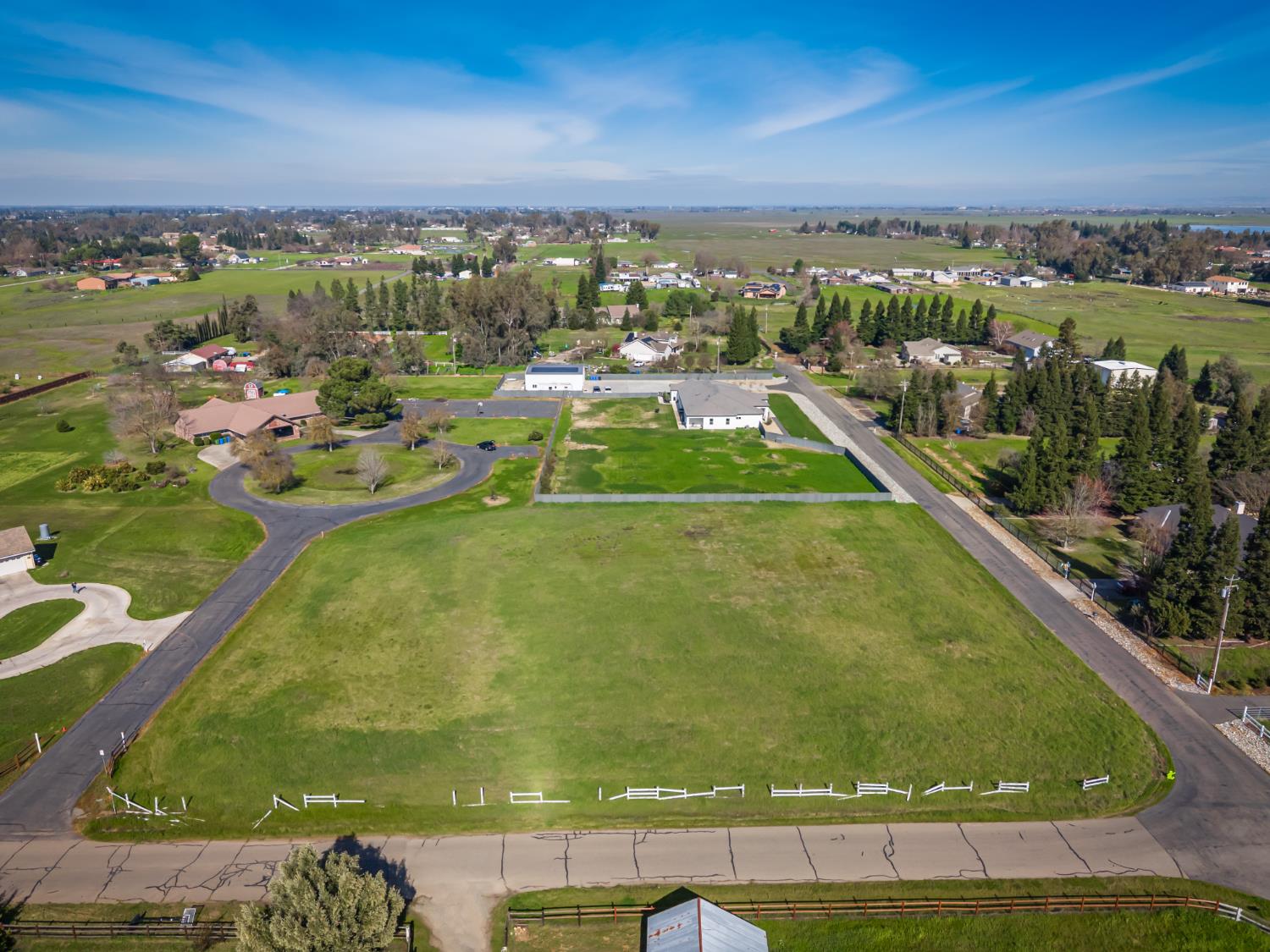 10685 Halfway Road Elk Grove, CA 95624 - Photo 5 of 19 a view of a city