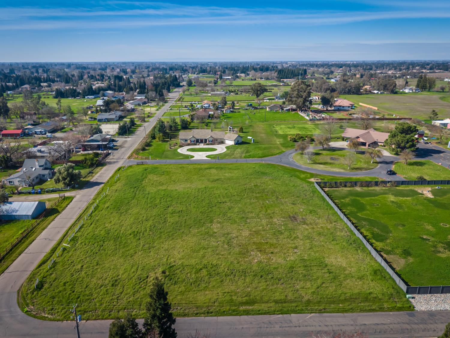 10685 Halfway Road Elk Grove, CA 95624 - Photo 7 of 19 a view of a city