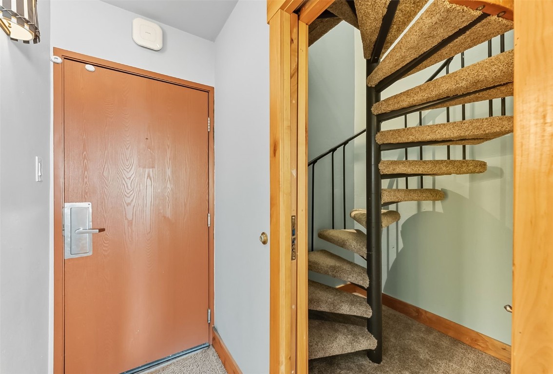601 Village Road, Unit 501 Breckenridge, CO 80424 - Photo 24 of 50 a view of walk in closet
