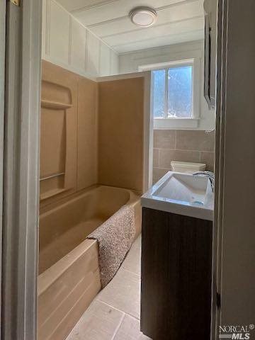 5773 Melita Road Santa Rosa, CA 95409 - Photo 13 of 13 a bathroom with a sink and a bathtub