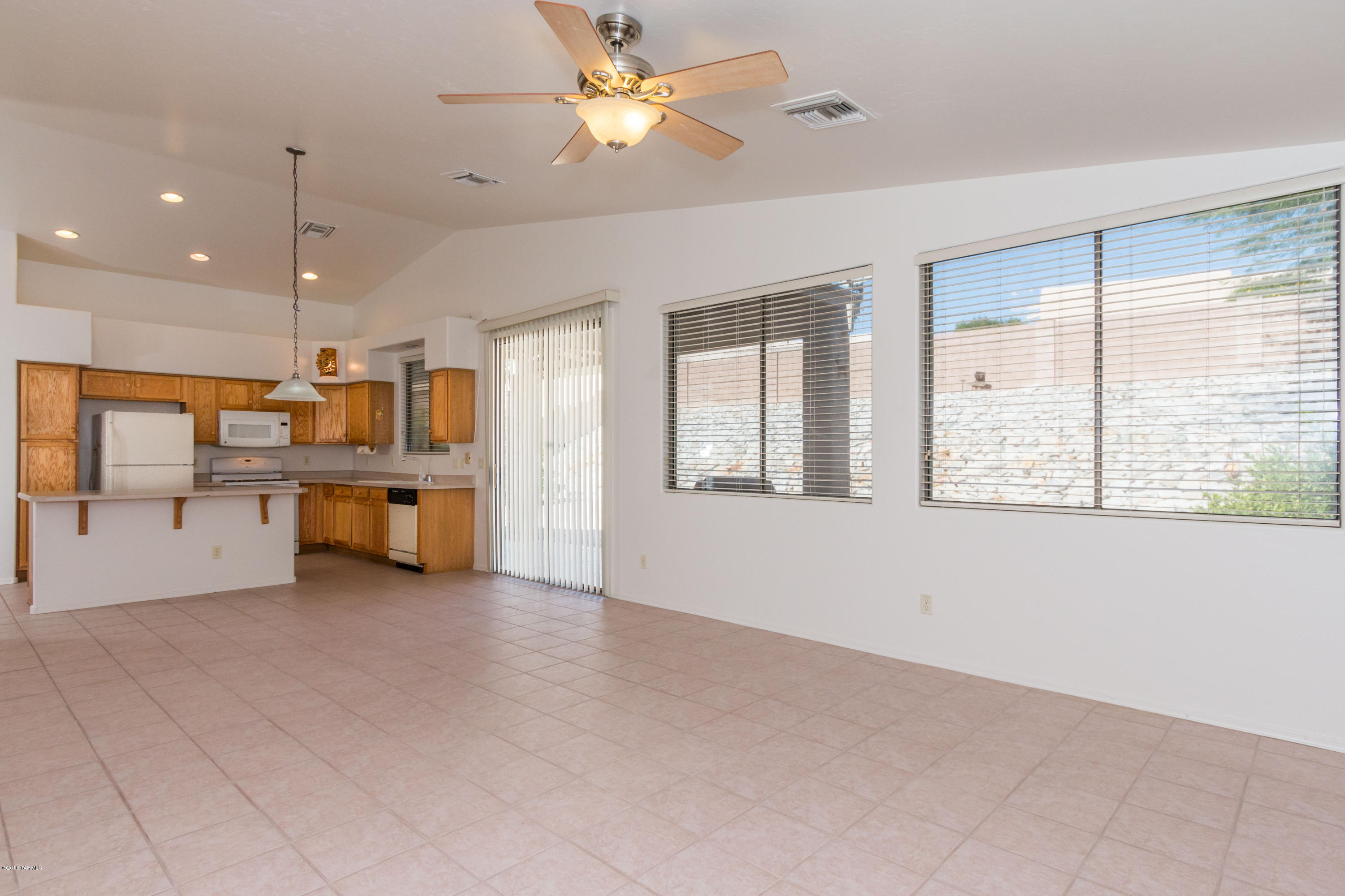320 West Plateau Road Tucson, AZ 85737 - Photo 4 of 26 Gallery Image 4