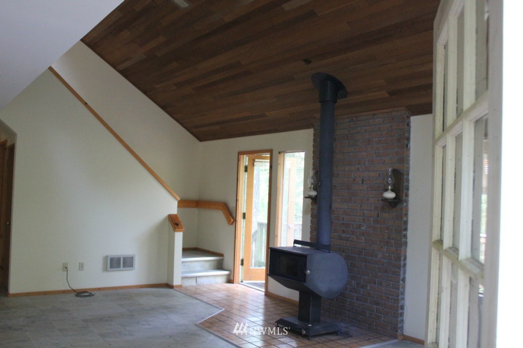 492 Payne Road Quilcene, WA 98376 - Photo 2 of 23 Gallery Image 2