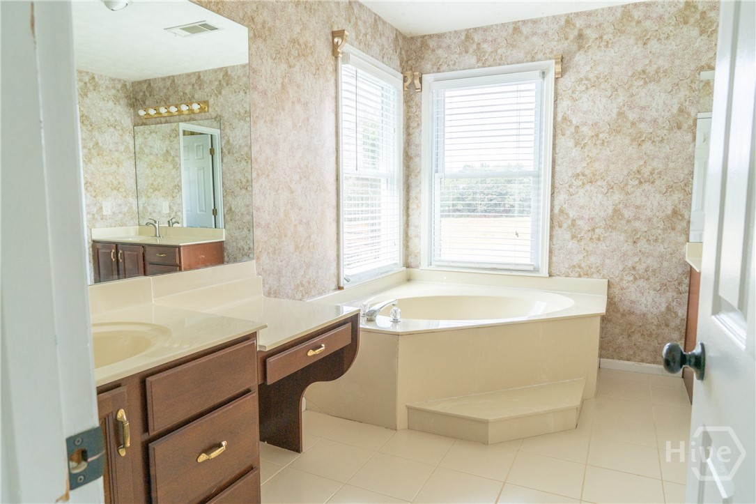 1963 Rehoboth Road Bowman, GA 30624 - Photo 38 of 64 Primary bathroom