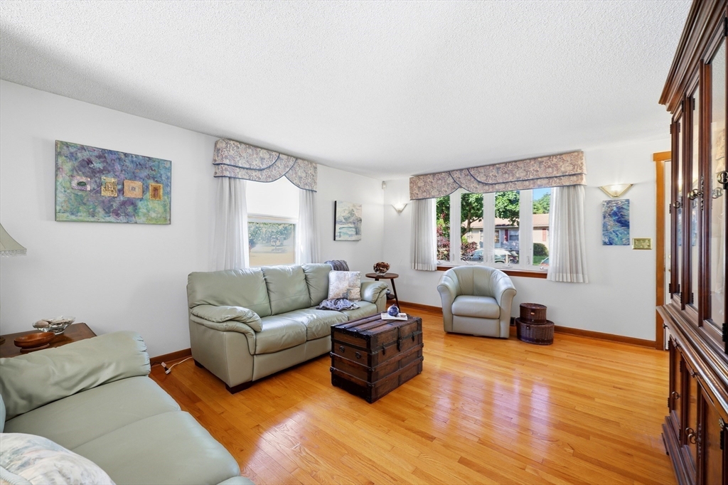 29 Hudson Street Springfield, MA 01118 - Photo 10 of 32