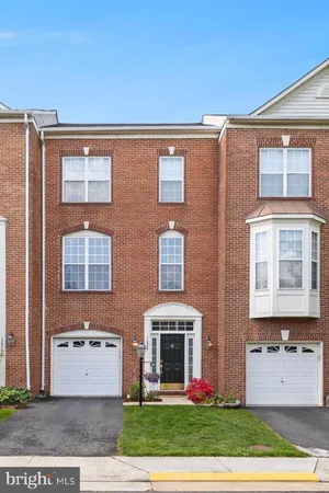 $739,000 | 12957 Wood Cres Circle, Herndon, VA 20171