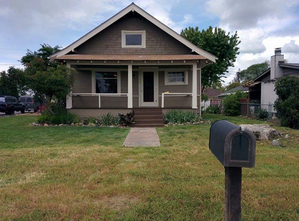 913 Maple Street Central Point, OR 97502 - Photo 12 of 15 front