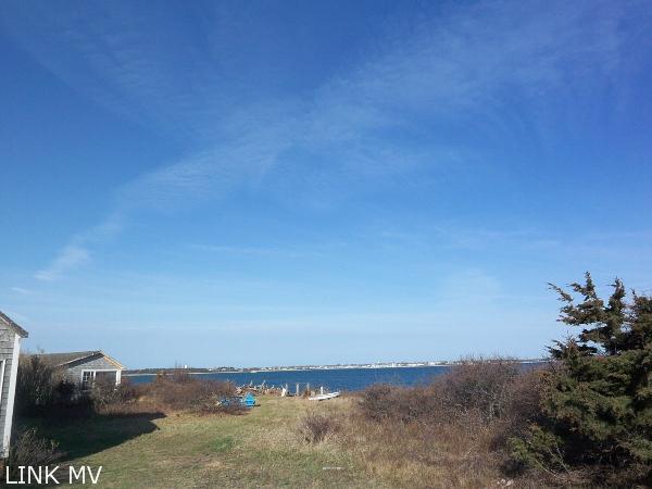 54 North Neck Road Edgartown, MA 02539 - Photo 2 of 11 http://d1qzqeyxiitrap.cloudfront.net/photos/17477/600/289c8bf4.jpg