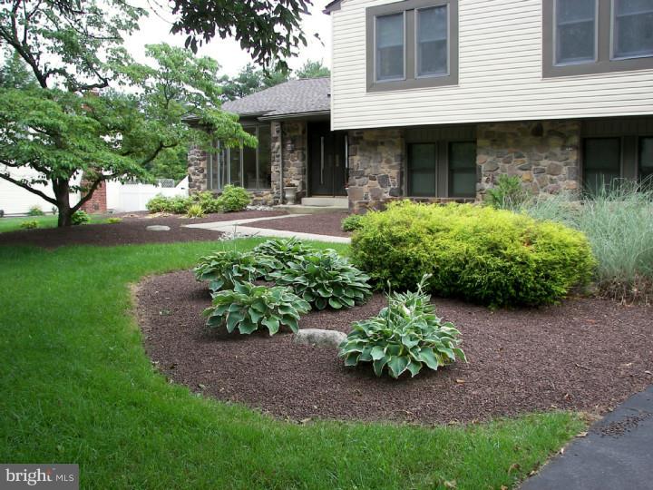 96 Tulip Road Southampton, PA 18966 - Photo 2 of 25