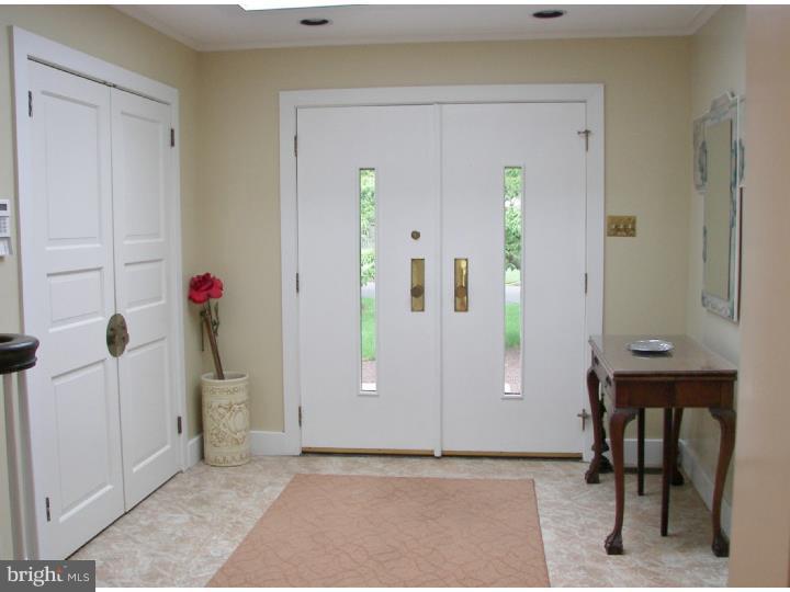 96 Tulip Road Southampton, PA 18966 - Photo 4 of 25