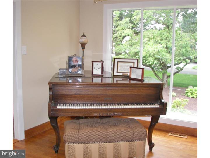 96 Tulip Road Southampton, PA 18966 - Photo 8 of 25