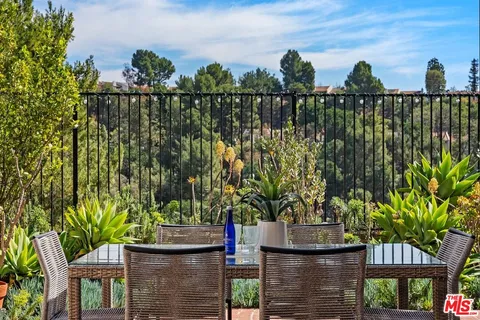 $1,900,000 | 2628 Claray Drive, Los Angeles, CA 90077