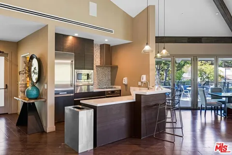 $1,900,000 | 2628 Claray Drive, Los Angeles, CA 90077