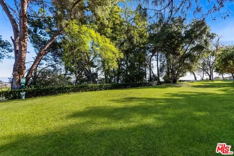 $1,900,000 | 2628 Claray Drive, Los Angeles, CA 90077