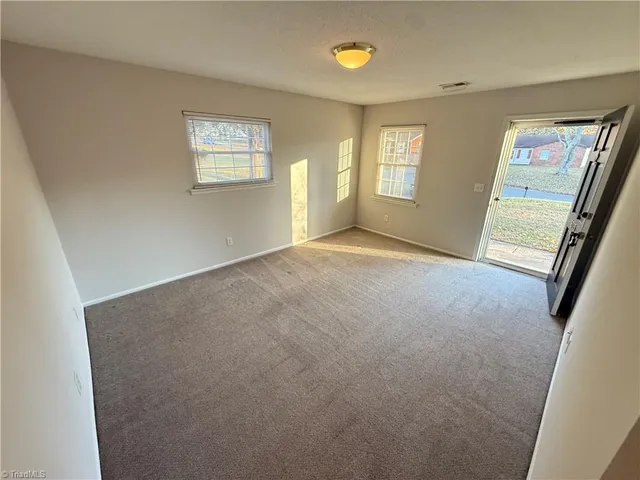 $1,395 | 2725 Laguna Avenue, Winston-Salem, NC 27103