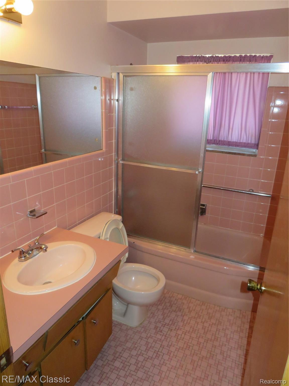 11092 Racine Road Warren, MI 48093 - Photo 9 of 25 9.JPG