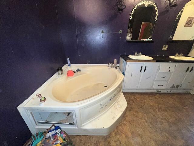 195 Ferry Road Chelsea, ME 04330 - Photo 12 of 22 #12- Primary bathroom soaking tub