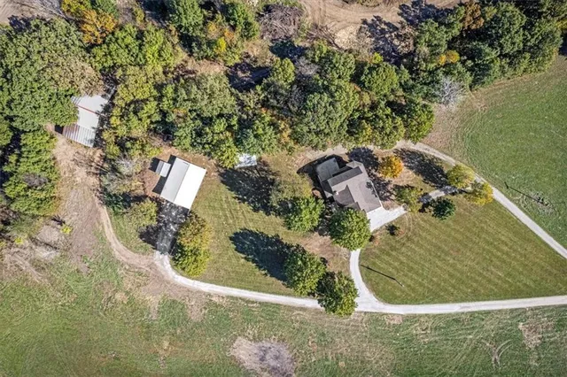 $750,000 | 5650 Southeast W Highway, Lathrop, MO 64465