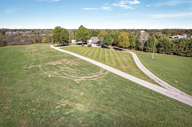 $750,000 | 5650 Southeast W Highway, Lathrop, MO 64465