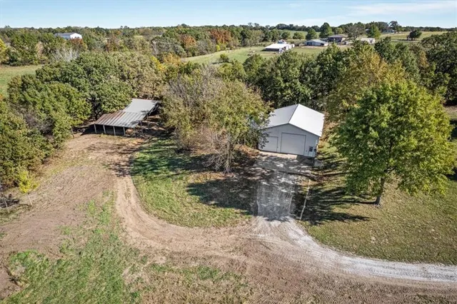 $750,000 | 5650 Southeast W Highway, Lathrop, MO 64465