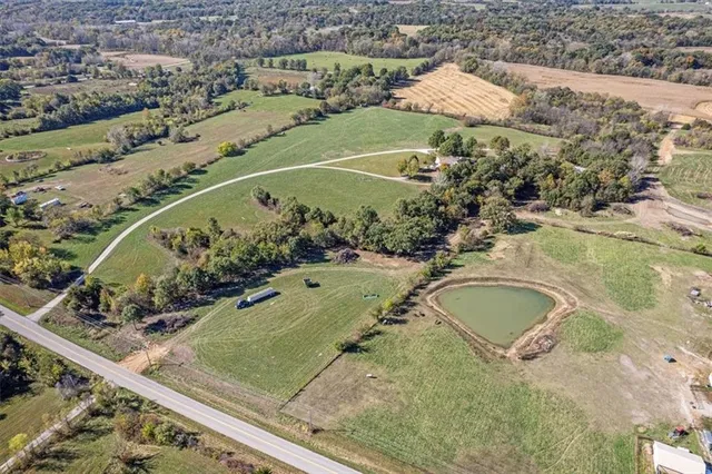 $750,000 | 5650 Southeast W Highway, Lathrop, MO 64465