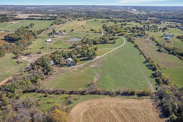 $750,000 | 5650 Southeast W Highway, Lathrop, MO 64465