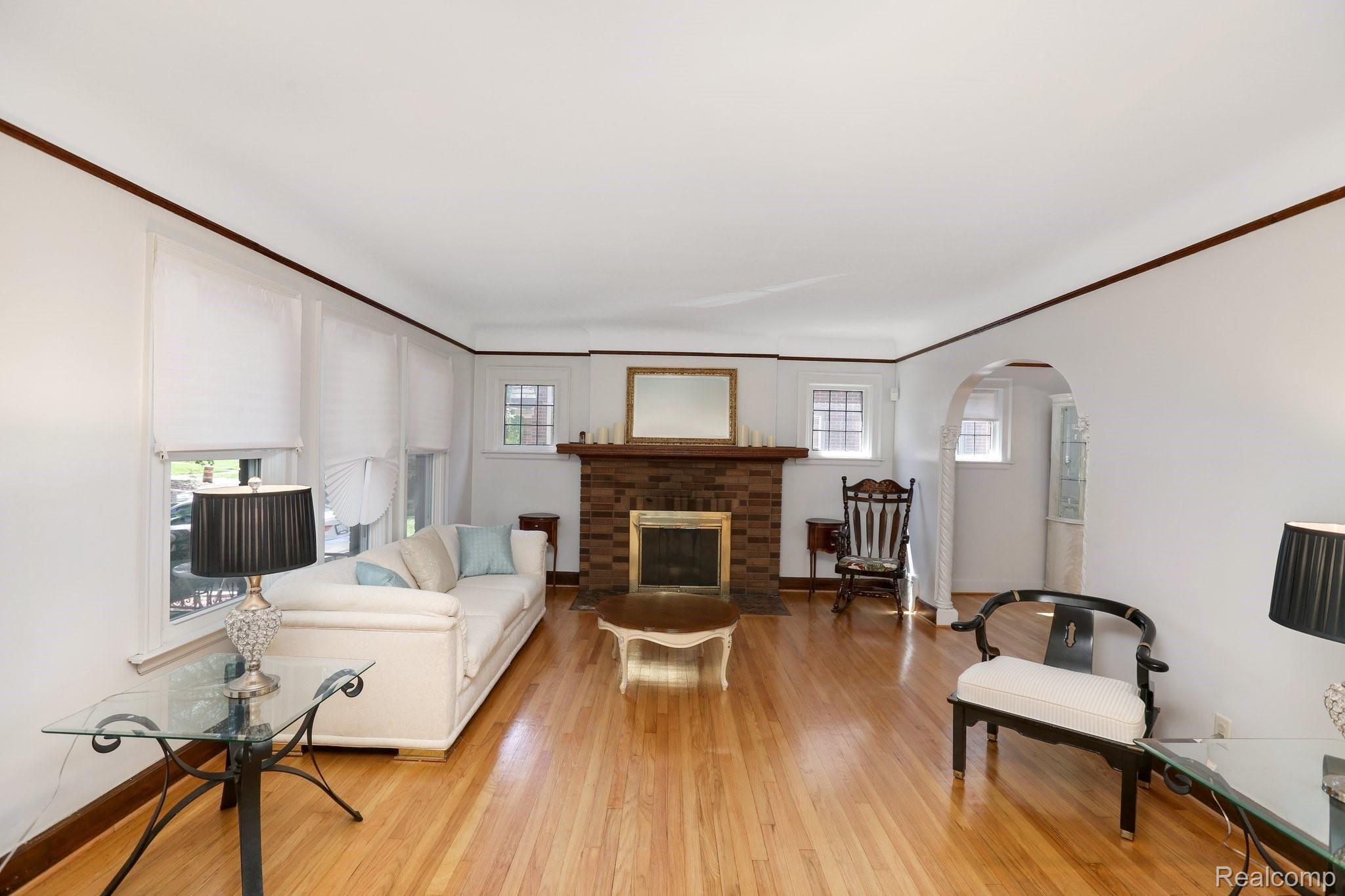 16595 Edinborough Road Detroit, MI 48219 - Photo 8 of 27 16595+Edinborough+Rd+Detroit-7-web.jpg