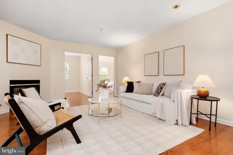 $385,000 | 5824 Wyndham Circle, Unit 102, Columbia, MD 21044