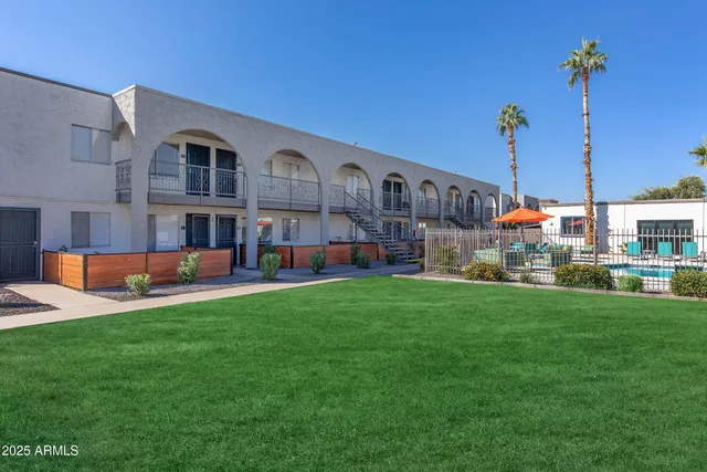 $1,301 | 10860 North 85th Avenue, Unit 2, Peoria, AZ 85345