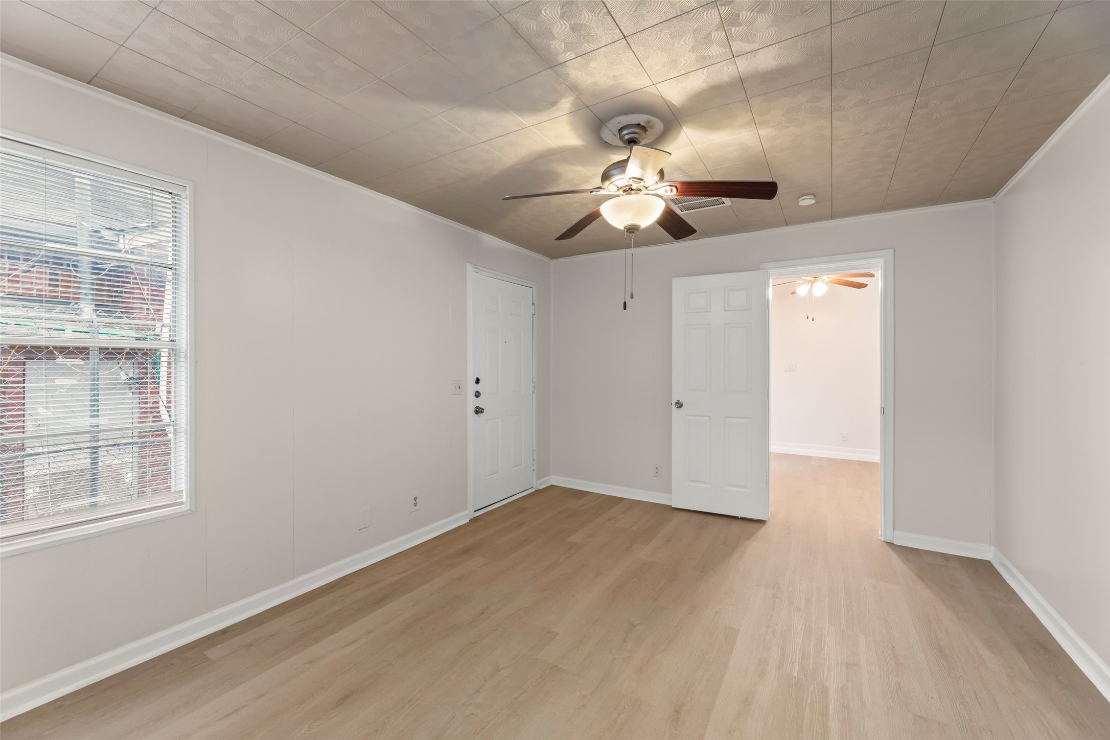 1302 Ryon Street Houston, TX 77009 - Photo 18 of 30