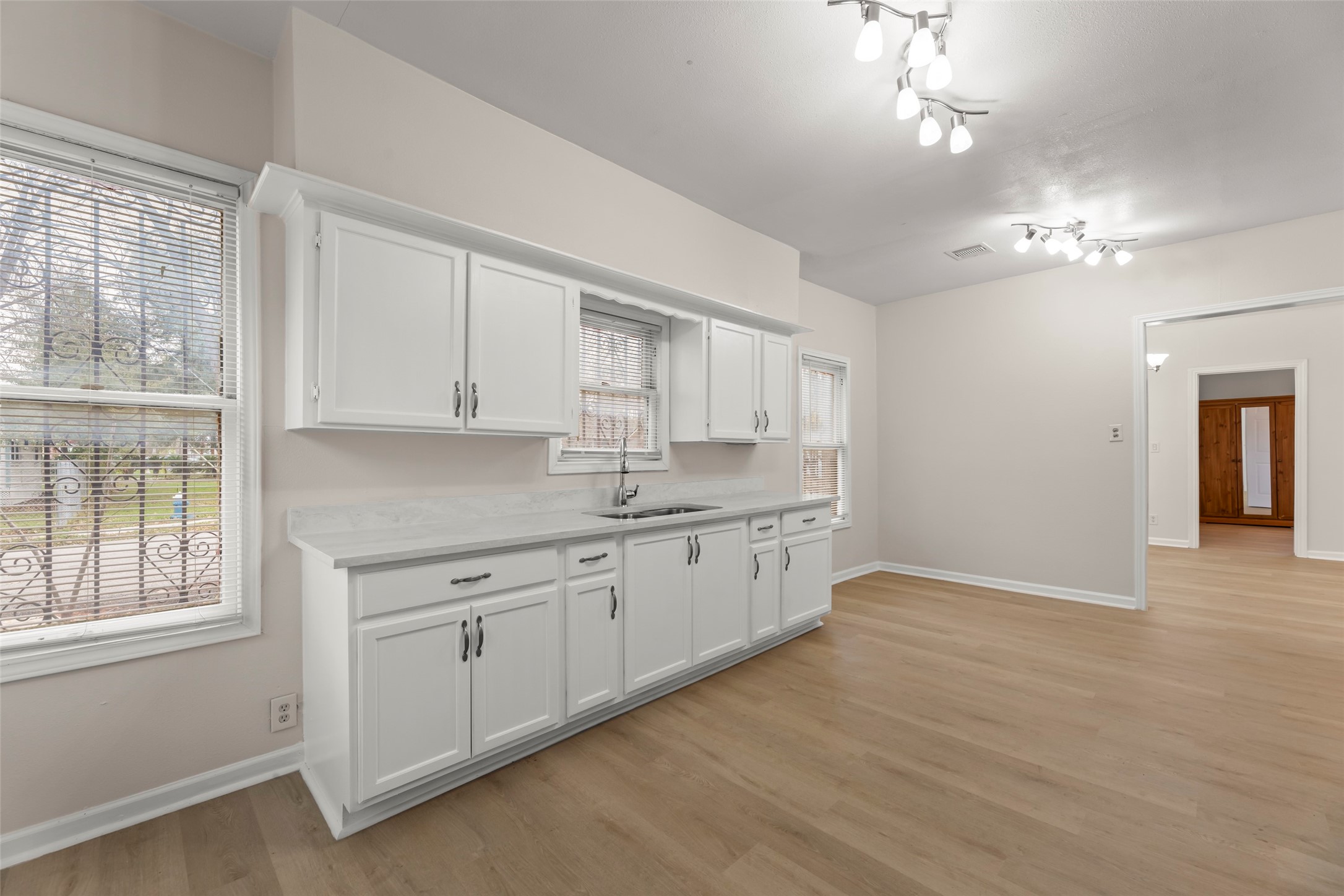 1302 Ryon Street Houston, TX 77009 - Photo 23 of 30