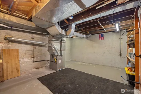 a view of a garage