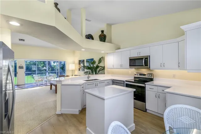 $492,000 | 13020 Hamilton Harbour Drive, Unit I7, Naples, FL 34110