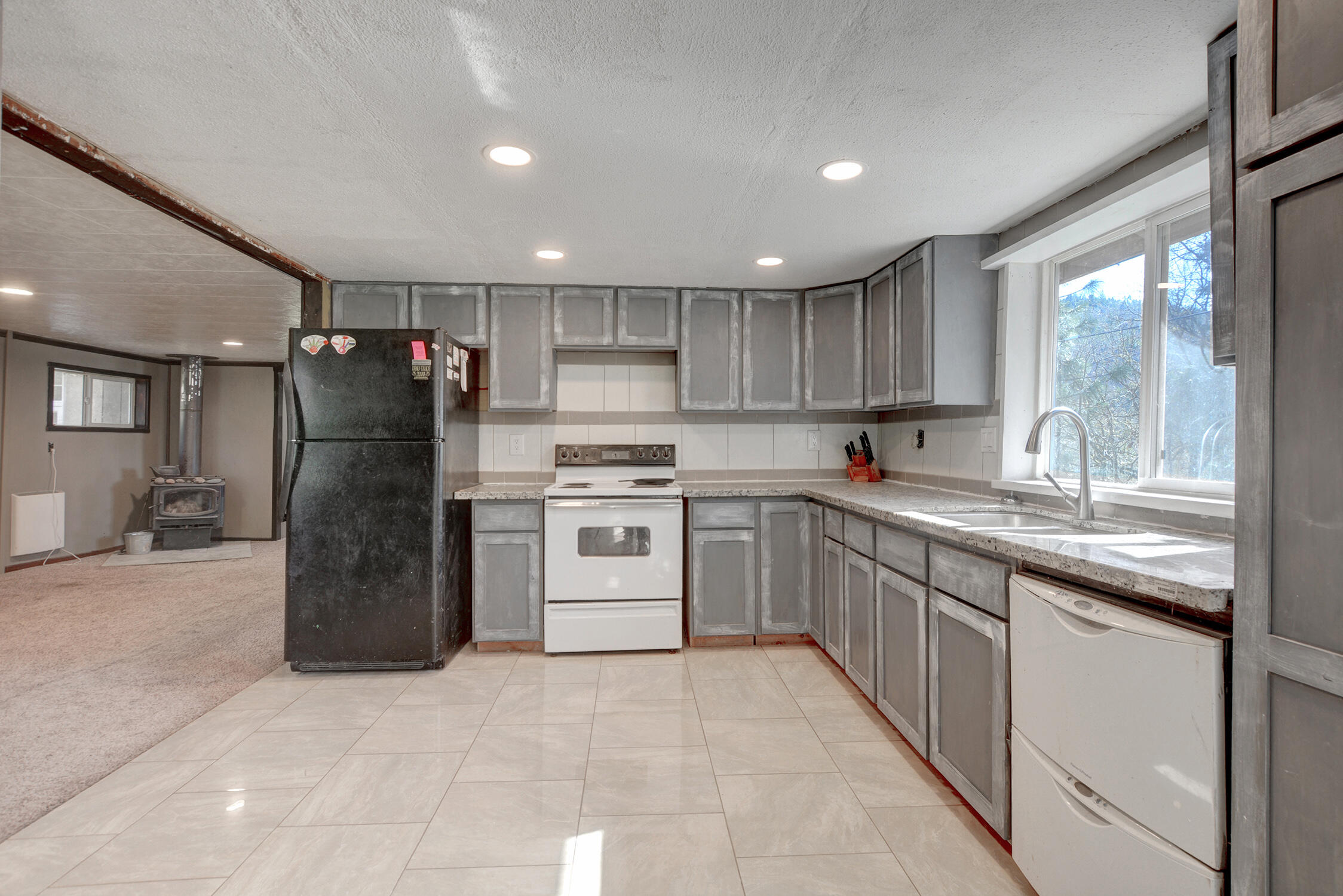 5492 Highway 227 Trail, OR 97541 - Photo 12 of 57