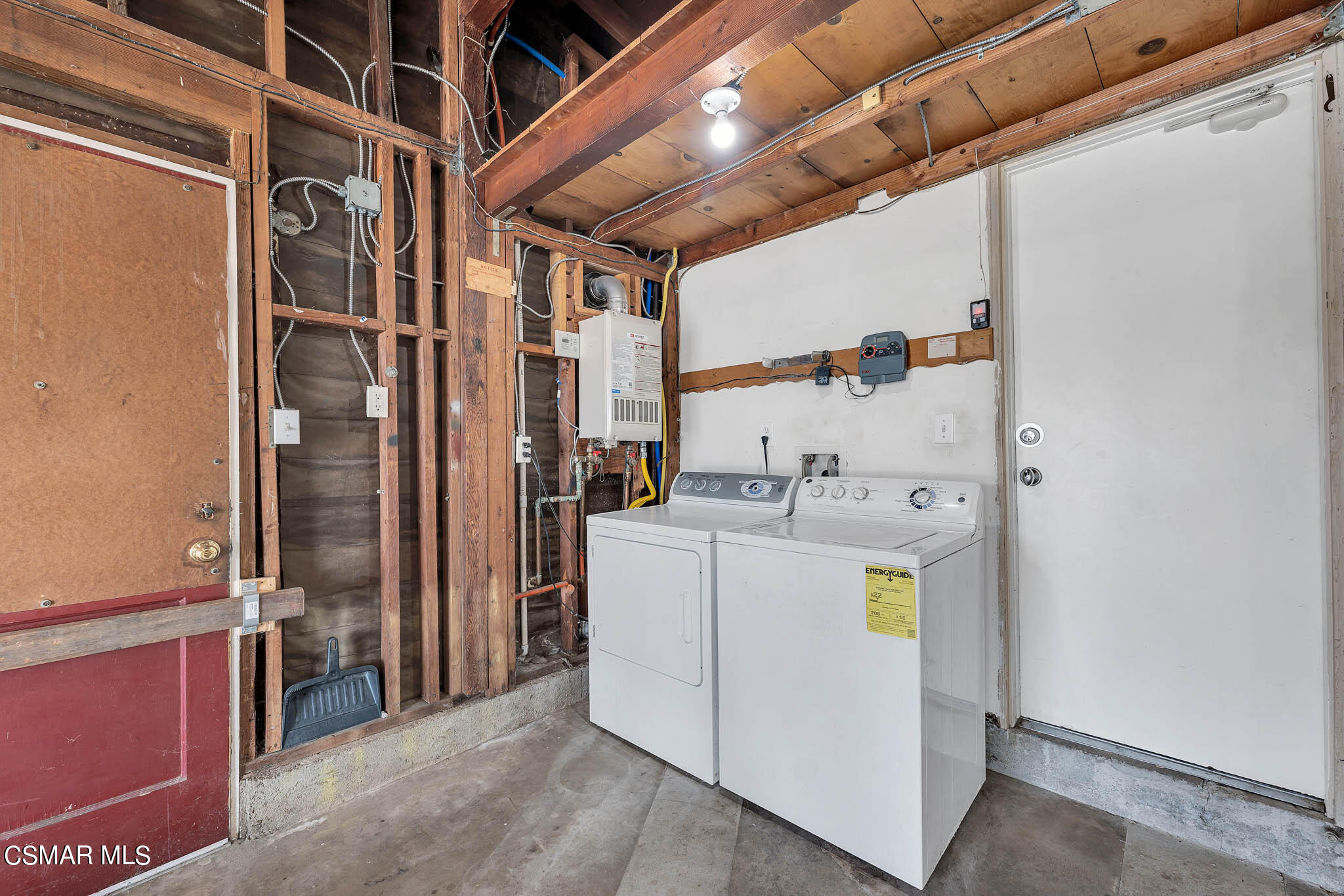 538 Mountaincrest Road Duarte, CA 91010 - Photo 51 of 63 a utility room with dryer and washer