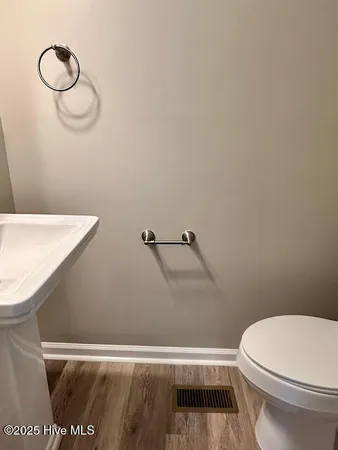 $284,900 | 422 Pine Valley Road, Jacksonville, NC 28546