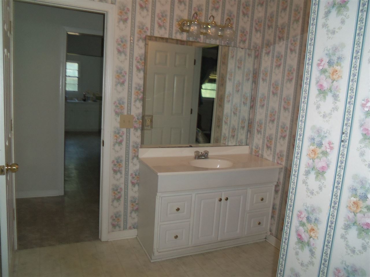 345 Syphrit Road Wellford, SC 29385 - Photo 9 of 24 Gallery Image 9