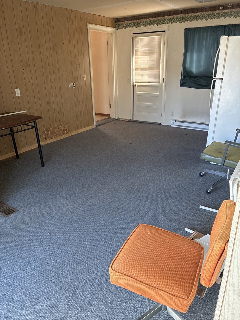 804 Monroe Avenue Dixon, IL 61021 - Photo 3 of 18