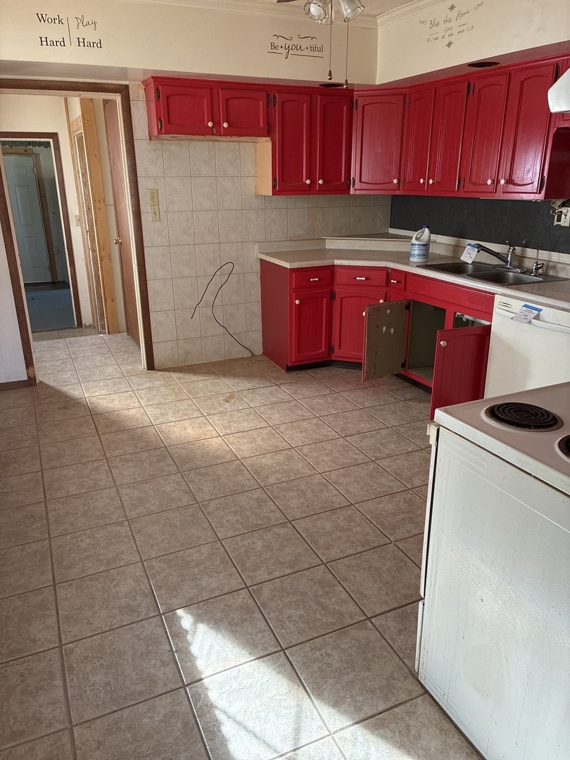 804 Monroe Avenue Dixon, IL 61021 - Photo 6 of 18