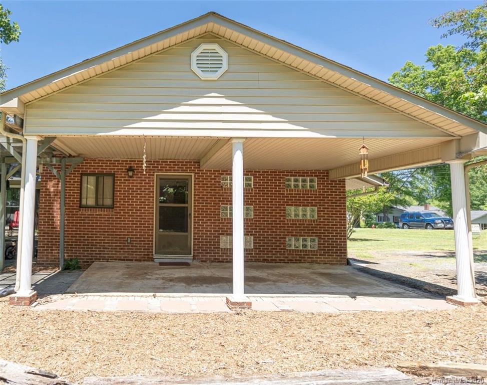 1709 Rhyne Carter Road Gastonia, NC 28054 - Photo 3 of 38 Gallery Image 3