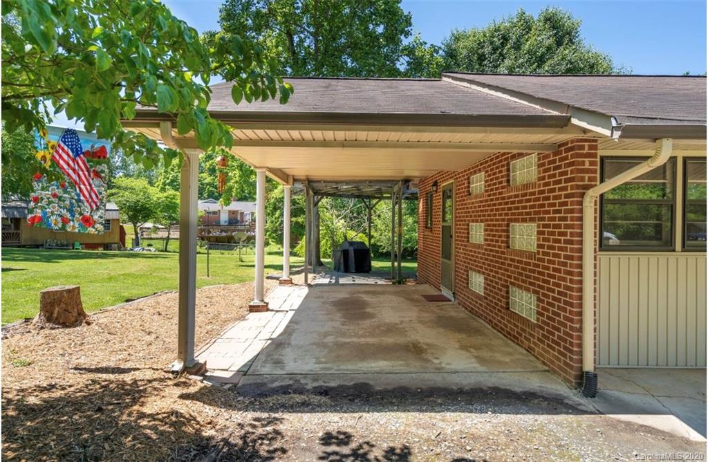 1709 Rhyne Carter Road Gastonia, NC 28054 - Photo 4 of 38 Gallery Image 4