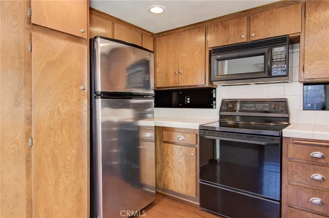 $800,000 | 8409 Dory Drive, Huntington Beach, CA 92646