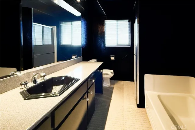 $800,000 | 8409 Dory Drive, Huntington Beach, CA 92646