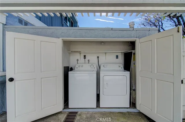 $800,000 | 8409 Dory Drive, Huntington Beach, CA 92646